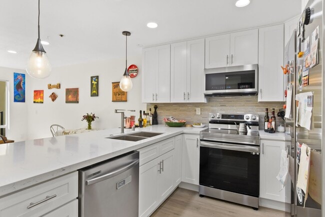 2568 Albatross St in San Diego, CA - Building Photo - Building Photo