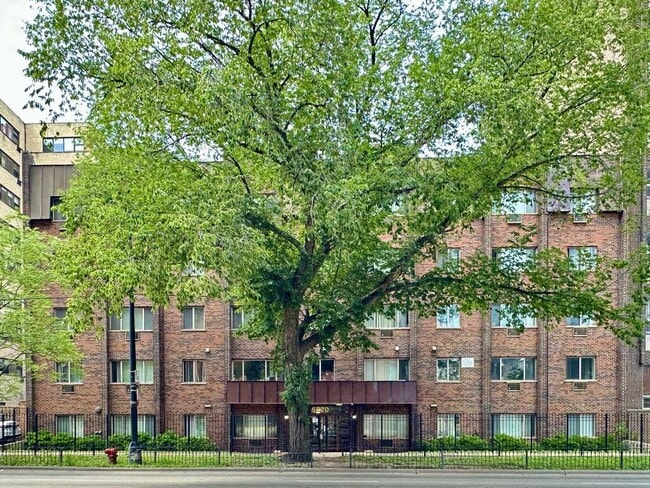 property at 5820 N Sheridan Rd