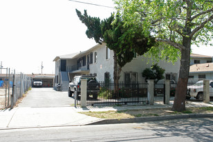 14752 Blythe St Apartments