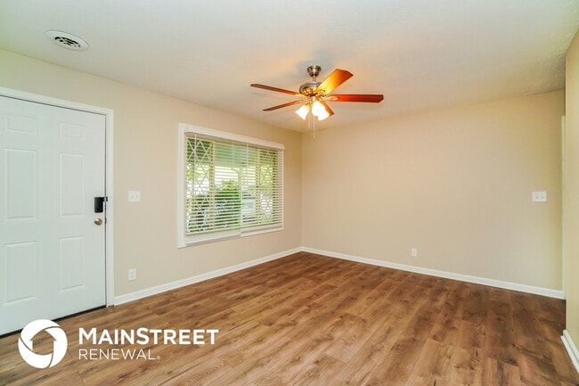 200 Crestview Dr in Johnstown, OH - Building Photo - Building Photo