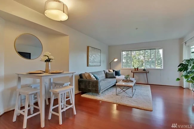 13203 97th Ave E, Unit 302 in Puyallup, WA - Building Photo - Building Photo