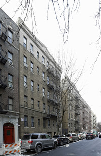 2395 Morris Ave in Bronx, NY - Foto de edificio - Building Photo