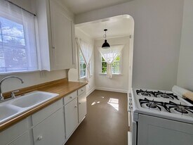 2809-2821.5-28215 Rowena Ave in Los Angeles, CA - Building Photo