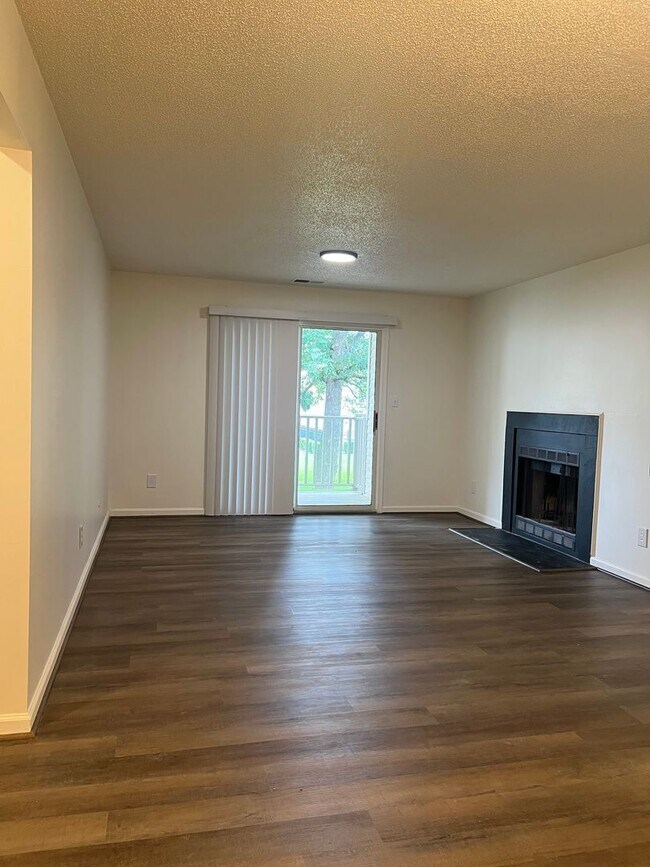 574 Candle Ln in Newport News, VA - Building Photo - Building Photo