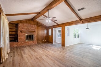 1523 Doe Ln in Odessa, TX - Foto de edificio - Building Photo
