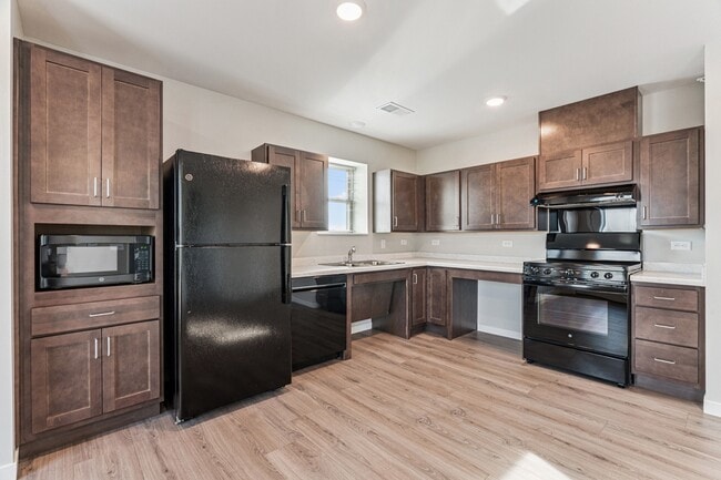 ARRO Senior (55+) Apartments in Hiawatha, IA - Building Photo - Building Photo