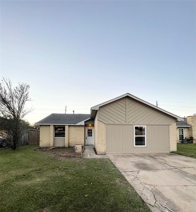 1911 Oakwell Ln in Katy, TX - Building Photo