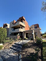 7826 Topanga Canyon Blvd in Los Angeles, CA - Building Photo