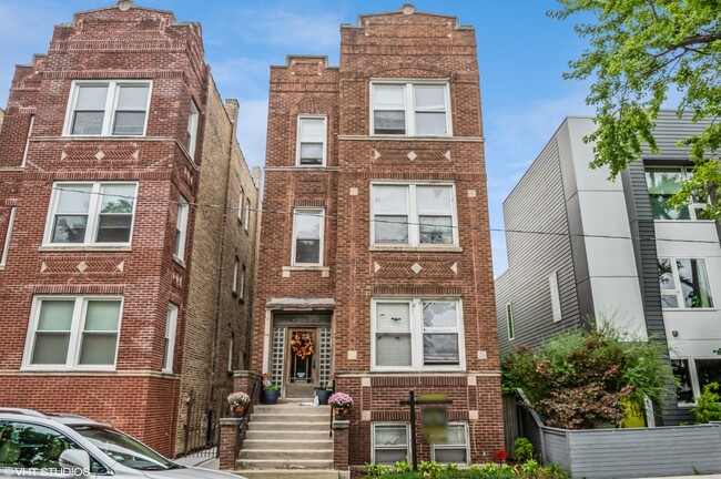 property at 2628 N Ridgeway Ave