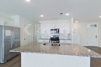 32032 Katelin Cir in Leesburg, FL - Foto de edificio - Building Photo