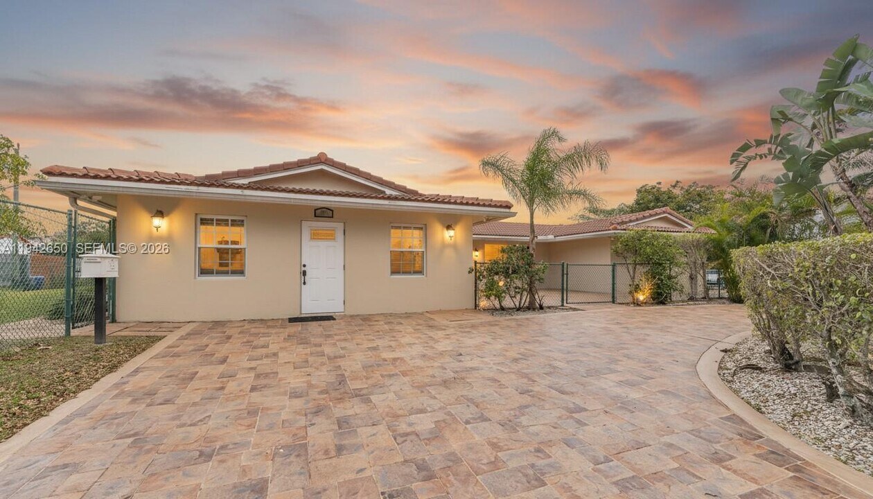 601 N 44th Ave in Hollywood, FL - Building Photo