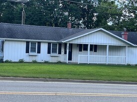 9533 US-20 in Galena, IL - Building Photo