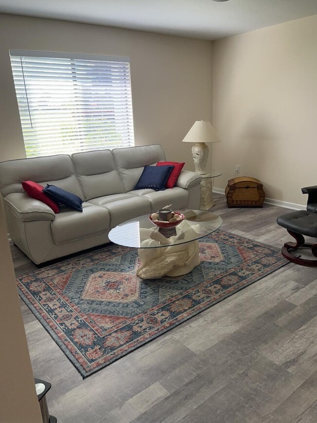 5403 SE Miles Grant Rd in Stuart, FL - Building Photo - Building Photo