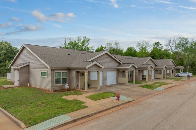 Mission Village of Jacksonville in Jacksonville, TX - Building Photo - Primary Photo
