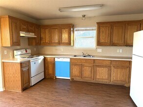 1605 Paint Brush Dr in Lockhart, TX - Building Photo - Building Photo