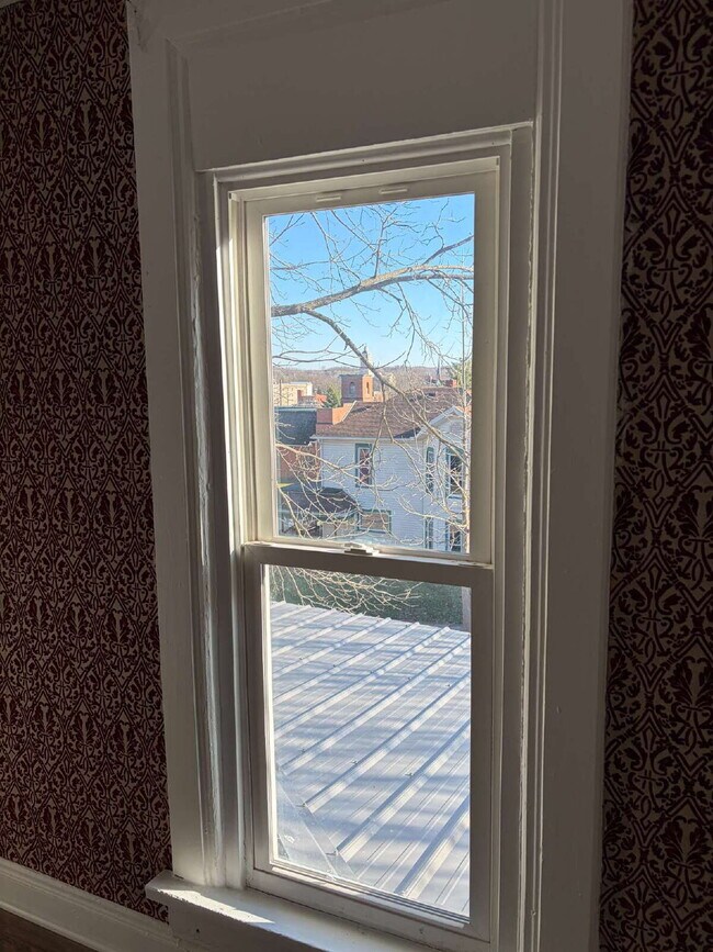 208 Forest St in Sidney, OH - Foto de edificio - Building Photo