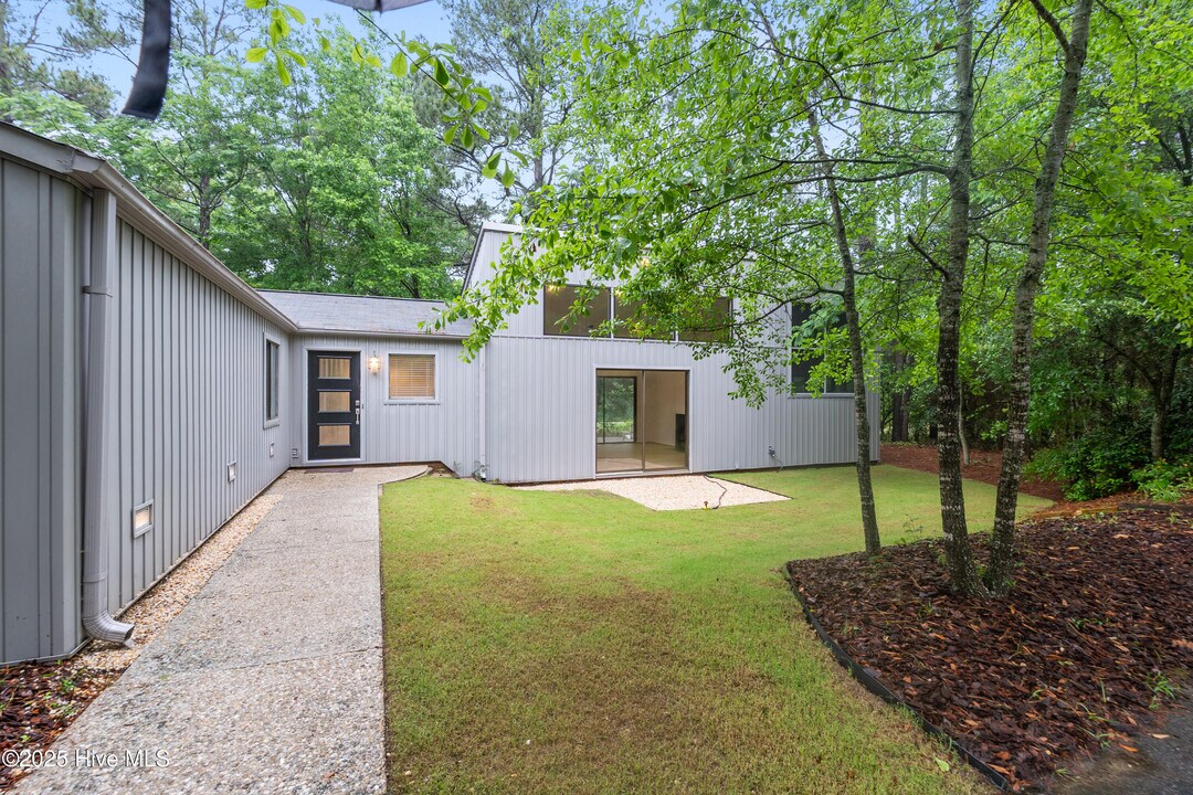 916 Rays Bridge Rd in Whispering Pines, NC - Building Photo
