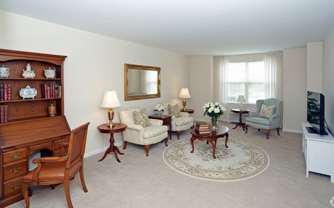 The Carriage Club in Mount Arlington, NJ - Building Photo - Building Photo