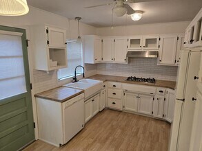 1403 NE 75th St in Gladstone, MO - Building Photo - Building Photo