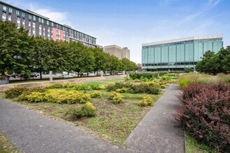 1711 R. Saint-Denis in Montréal, QC - Building Photo - Building Photo