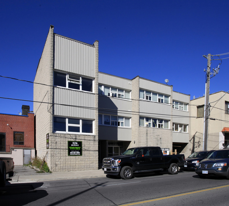 1136 Dupont St in Toronto, ON - Building Photo