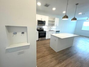 1202 Wolf Cyn Rd in Georgetown, TX - Building Photo - Building Photo