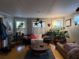 289 S Winooski Ave, Unit 289 in Burlington, VT - Building Photo