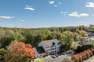Woodlane Apartments in Charlottesville, VA - Building Photo - Building Photo