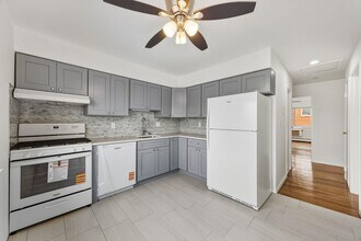 1474 68th St, Unit Apt B in North Bergen, NJ - Building Photo - Building Photo