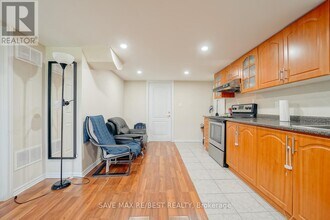 22 Birch Tree Trail in Brampton, ON - Building Photo - Building Photo