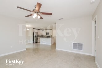 241 Southern Breeze Lp in Winter Haven, FL - Building Photo - Building Photo