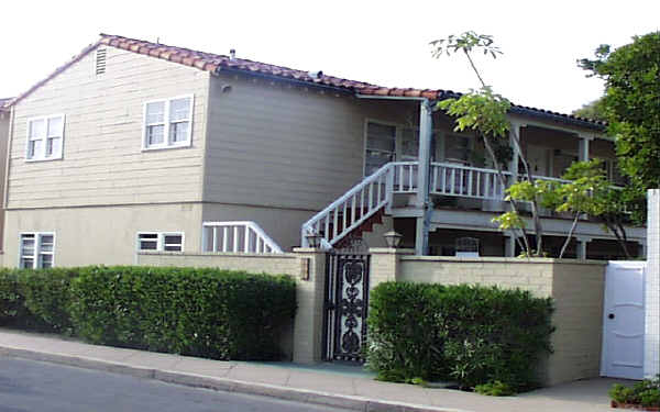 111 Via Florence in Newport Beach, CA - Building Photo - Building Photo