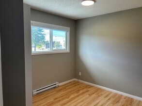 386 Wakesiah Ave in Nanaimo, BC - Building Photo - Building Photo
