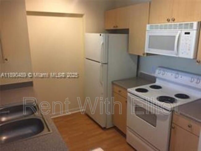 property at 2100 Van Buren St