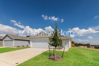 3000 Burmese St in Providence Village, TX - Foto de edificio - Building Photo