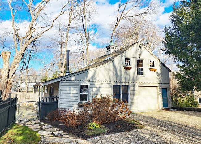 15 Maple Shade Rd in Ridgefield, CT - Building Photo - Building Photo