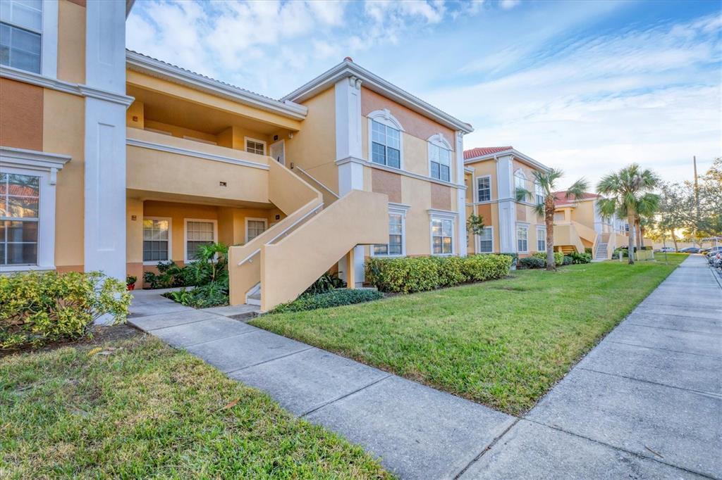 1130 Villagio Cir in Sarasota, FL - Building Photo