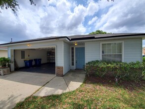 3432 International Village Dr W in Jacksonville, FL - Building Photo - Building Photo