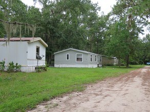 2800 County Road 13A S in Elkton, FL - Foto de edificio - Building Photo