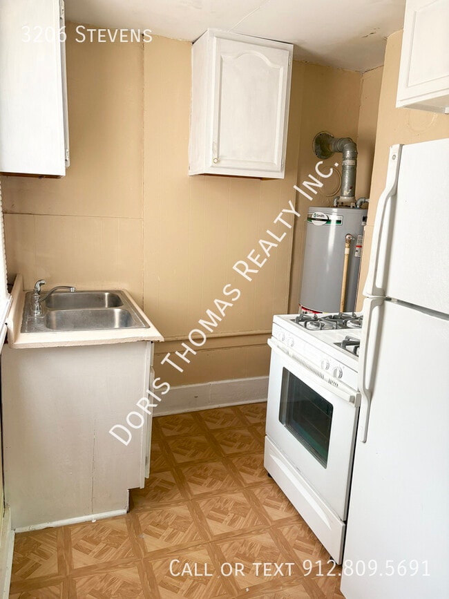 3206 Stevens St in Savannah, GA - Building Photo - Building Photo