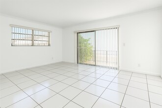 3716-3718-3718 Polk St in Hollywood, FL - Building Photo - Building Photo