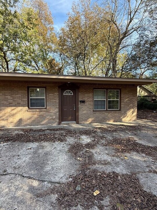 819 E Matthews Ave in Jonesboro, AR - Building Photo