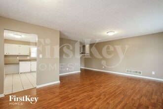 9570 Gemini Dr in Indianapolis, IN - Foto de edificio - Building Photo