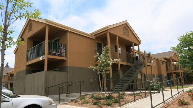 Norwood Estates in Sacramento, CA - Building Photo - Building Photo