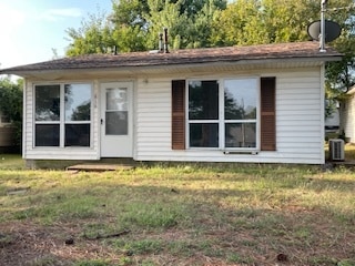 property at 816 W Howell St
