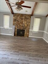 5114 Highway 221 in Roebuck, SC - Building Photo