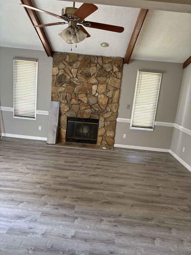 5114 Highway 221