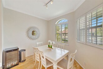 400 L'Ambiance Cir in Naples, FL - Building Photo - Building Photo