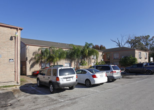 Chimney Rock Court Apartments in Houston, TX - Building Photo - Building Photo