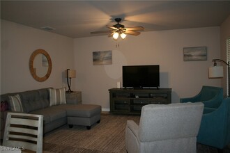20502 Camino Torcido Lp in North Fort Myers, FL - Foto de edificio - Building Photo